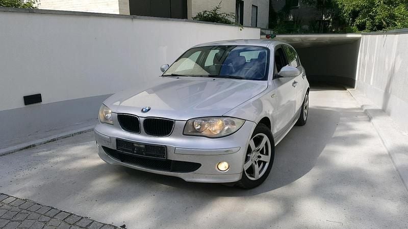 Grau Gebraucht 2005 BMW 116 Kleinwagen | 1.399 € (Teuer) - Bild 1/4