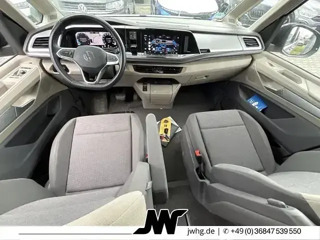 Gebraucht VW Multivan 150 PS (110 kW) 2024 Reflexsilber metallic Van / Kleinbus