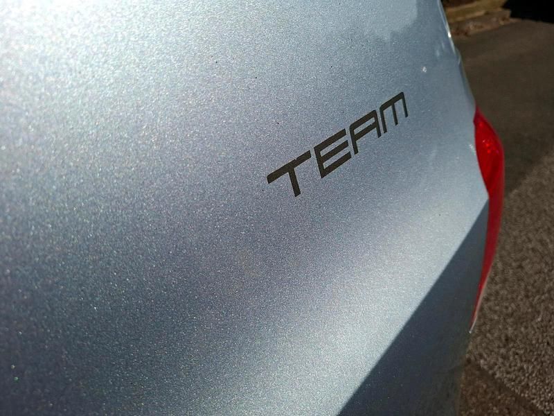 Gebraucht VW Golf VI Team 105 PS (77 kW) 2010 Blau Kleinwagen