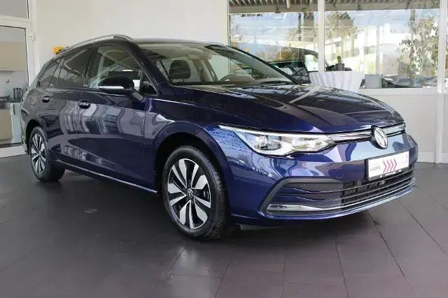 Gebraucht VW Golf VIII Move 150 PS (110 kW) 2024 Blau (atlantik blue metallic) Kombi