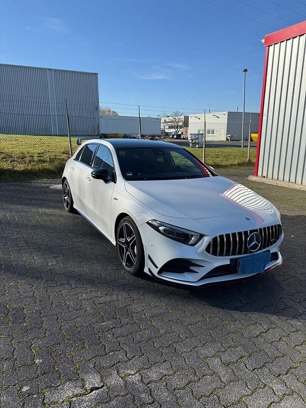 Weiß Gebraucht 2019 Mercedes A35 AMG AMG Limousine | 28.500 € (Fairer Preis) - Bild 1/4