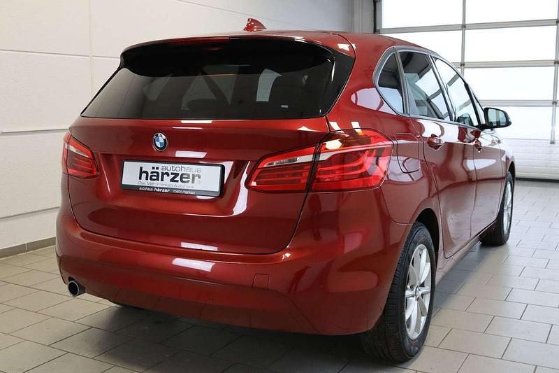 Gebraucht BMW 218 136 PS (100 kW) 2015 Flamencorot brillant Van / Kleinbus