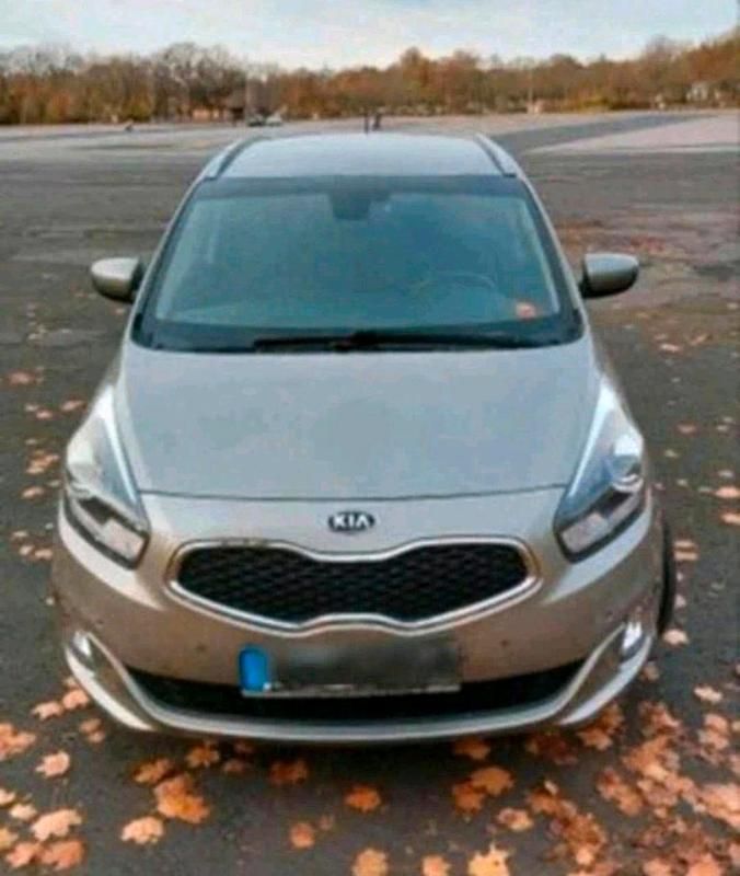 Gebraucht Kia Carens 137 PS (100 kW) 2014 Silber Van / Kleinbus