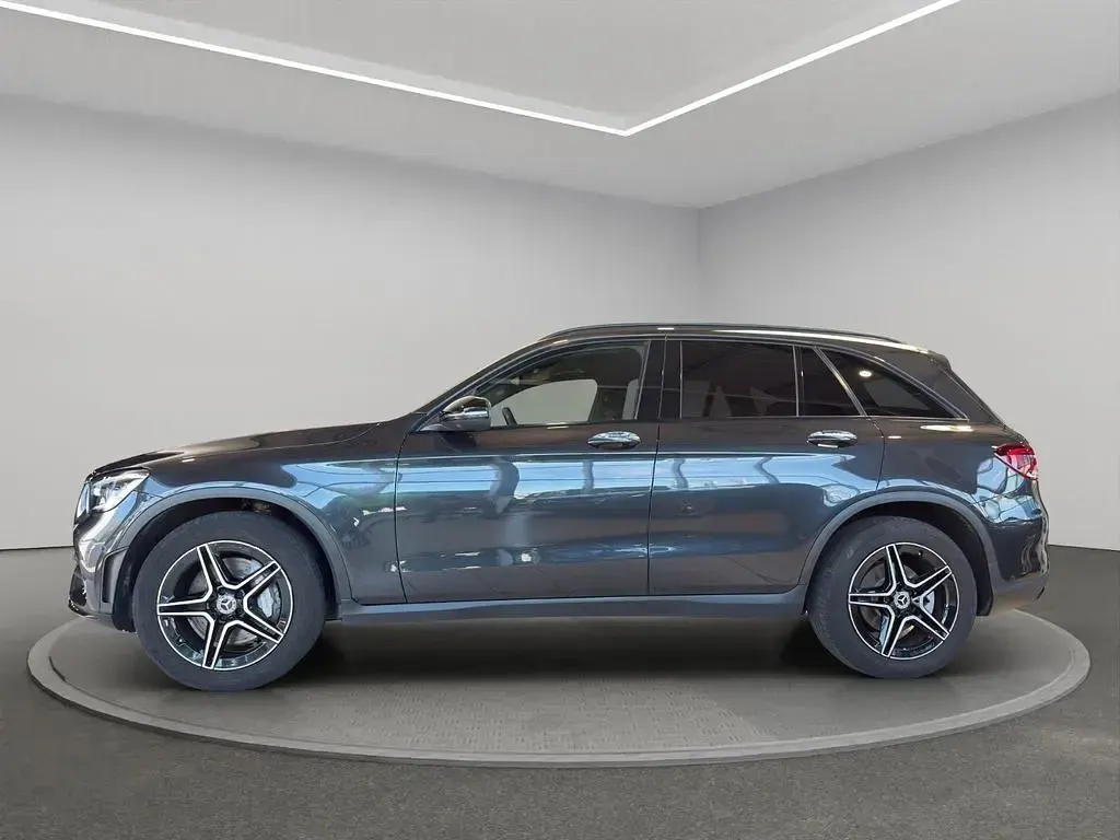 Gebraucht Mercedes GLC300 AMG line 258 PS (189 kW) 2019 Grau SUV