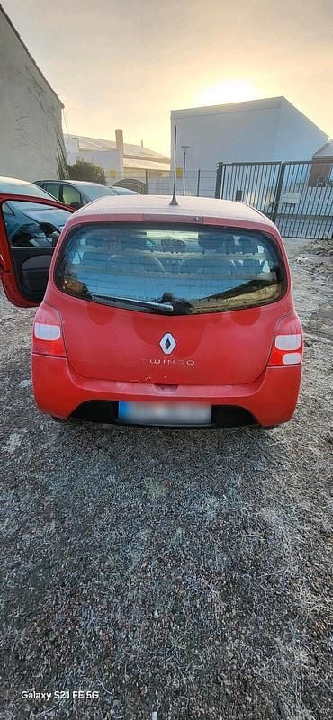 Second-hand Renault Twingo 75 CP (55 kW) 2011 Roșu Hatchback