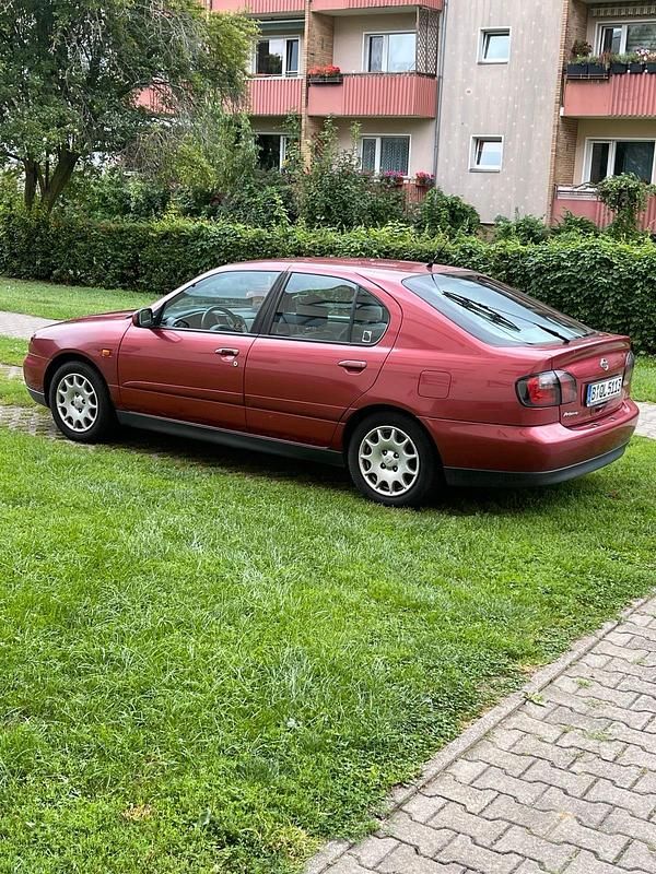 Rot Gebraucht 1999 Nissan Primera Limousine | 900 € - Bild 1/4