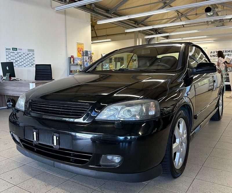 Schwarz Gebraucht 2002 Opel Astra Cabriolet Cabrio | 2.490 € (Etwas zu teuer) - Bild 1/4