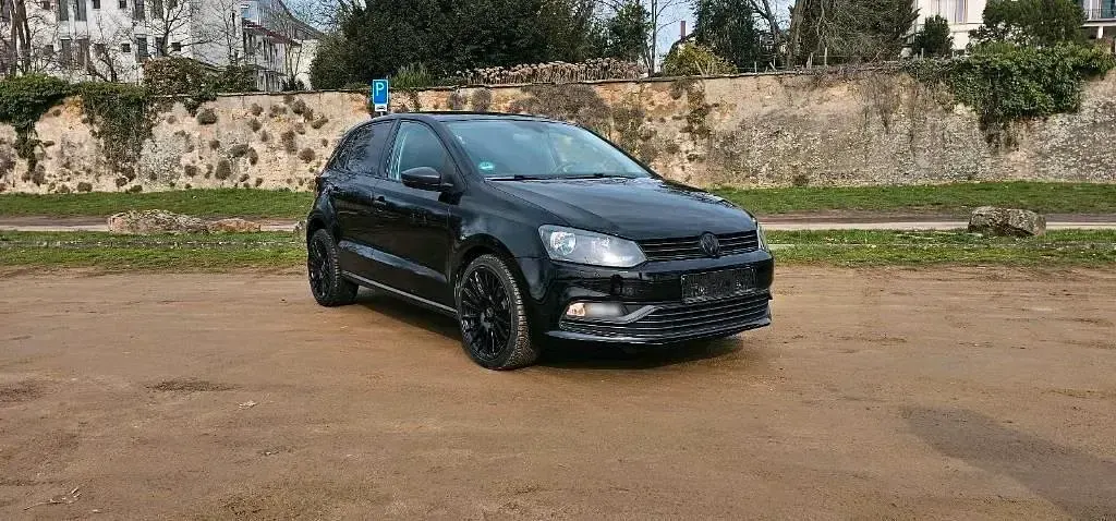 Gebraucht VW Polo Trendline 75 PS (55 kW) 2015 Schwarz Kleinwagen