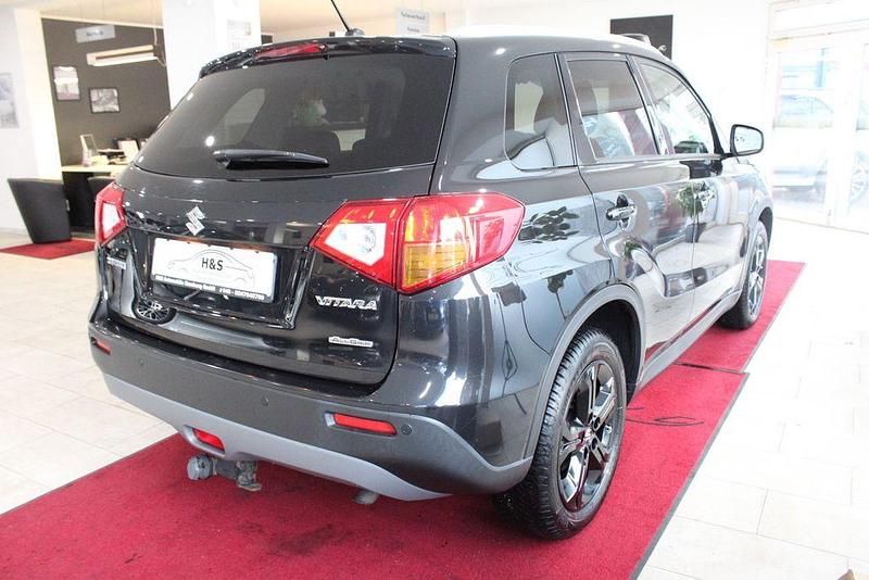 Second-hand Suzuki Vitara 140 CP (102 kW) 2017 Negru SUV