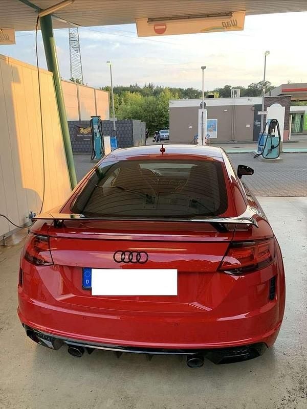 Gebraucht Audi TT Competition 197 PS (144 kW) 2022 Rot Coupé