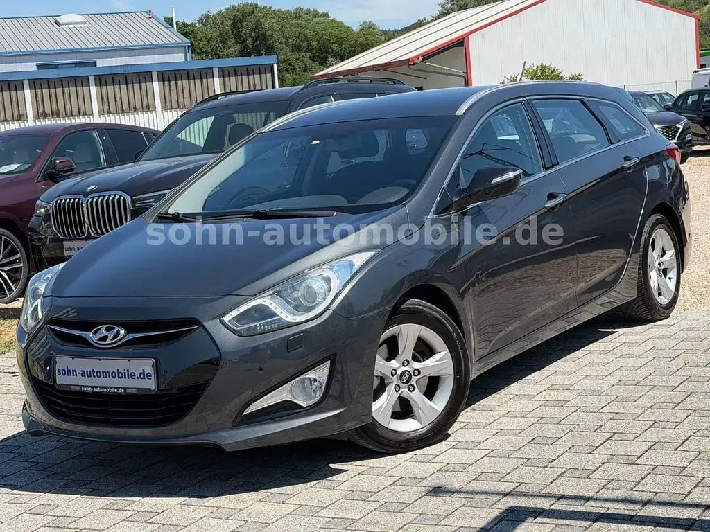 Gebraucht Hyundai i40 Edition 135 PS (99 kW) 2014 Grau Kombi