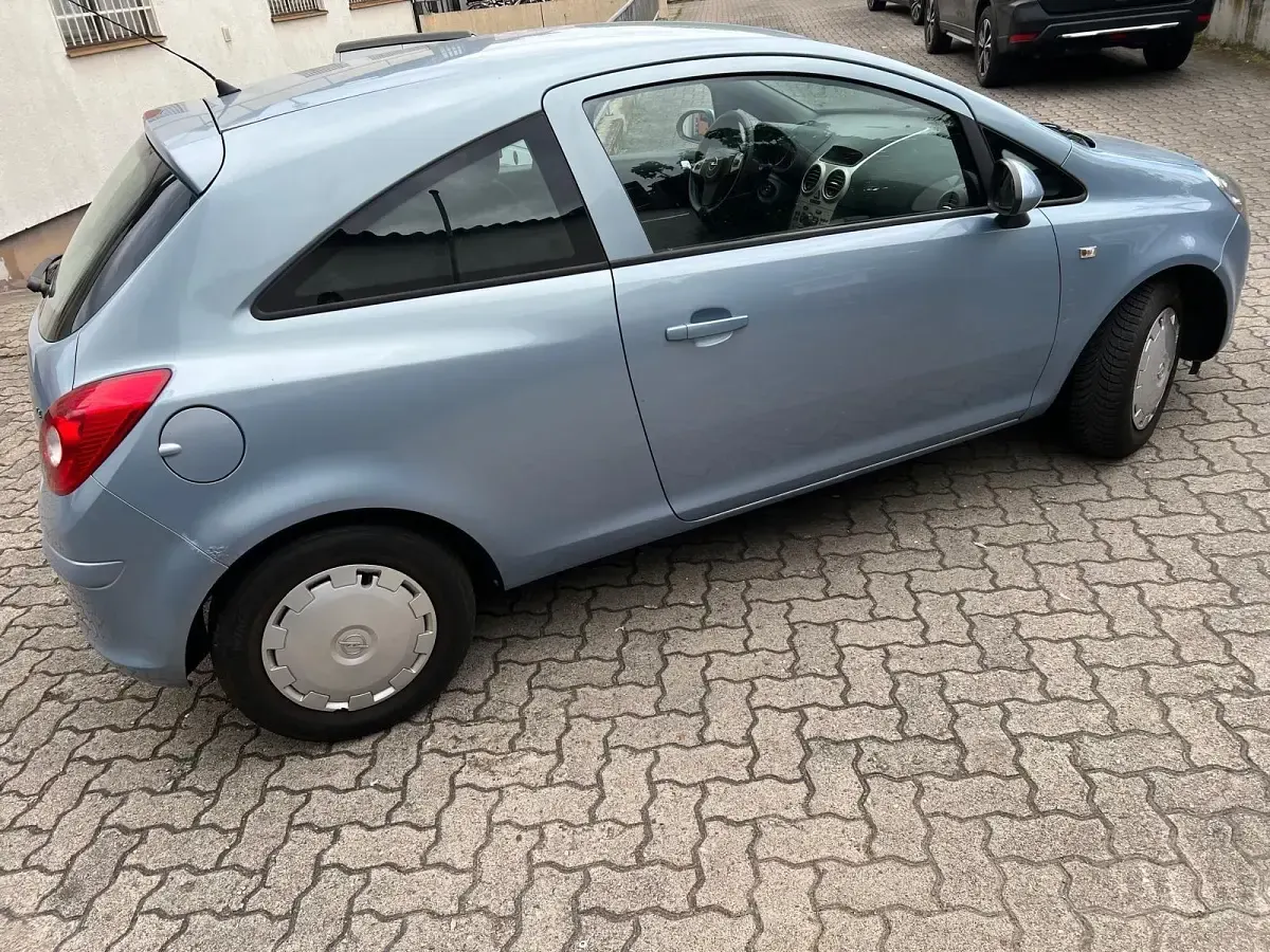 Używany Opel Corsa 90 KM (66 kW) 2008 Niebieski Hatchback