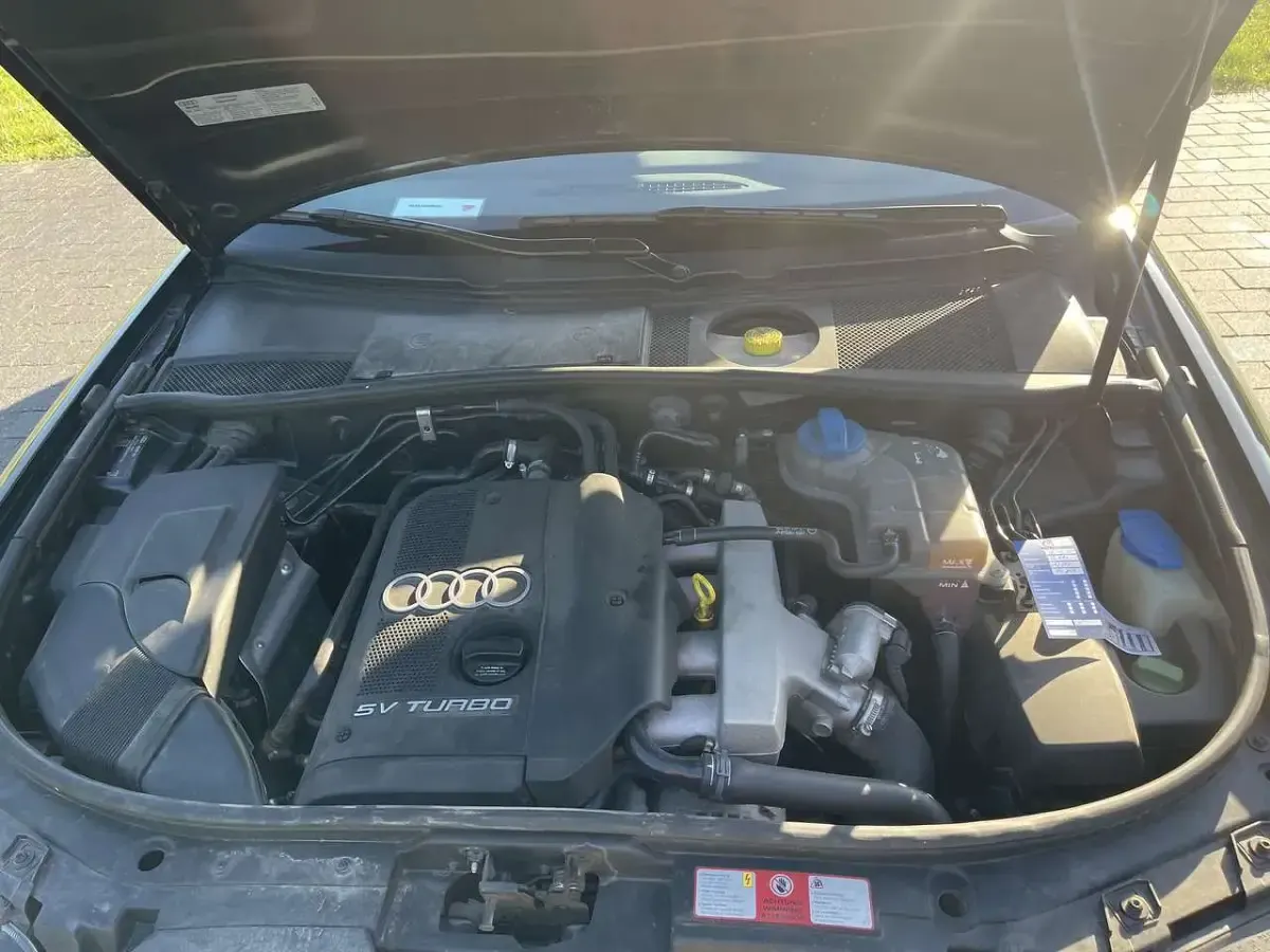 Gebraucht Audi A6 150 PS (110 kW) 2002 Schwarz Kombi