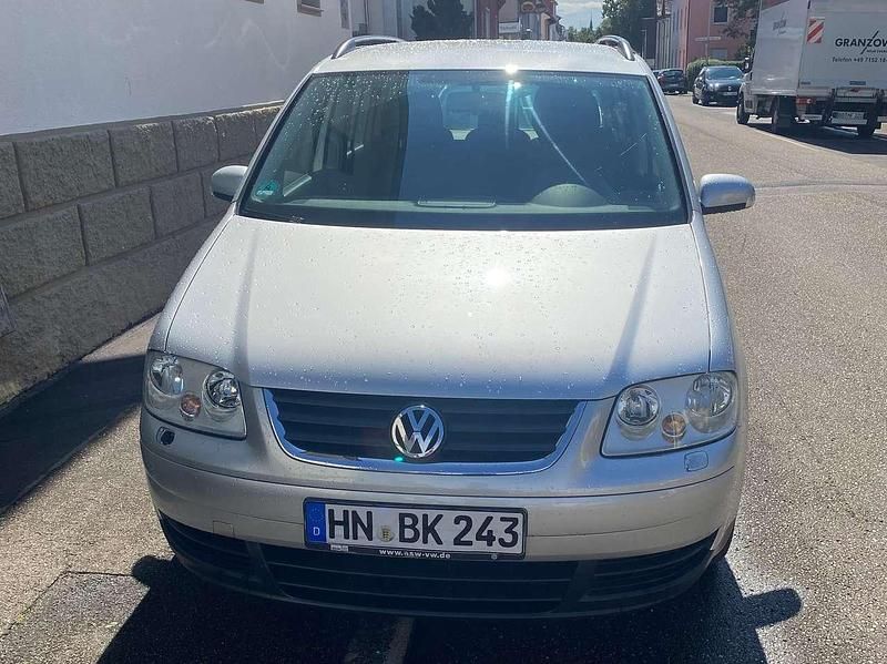 Silber Gebraucht 2006 VW Touran Trendline Van / Kleinbus | 1.590 € (Fairer Preis) - Bild 1/4
