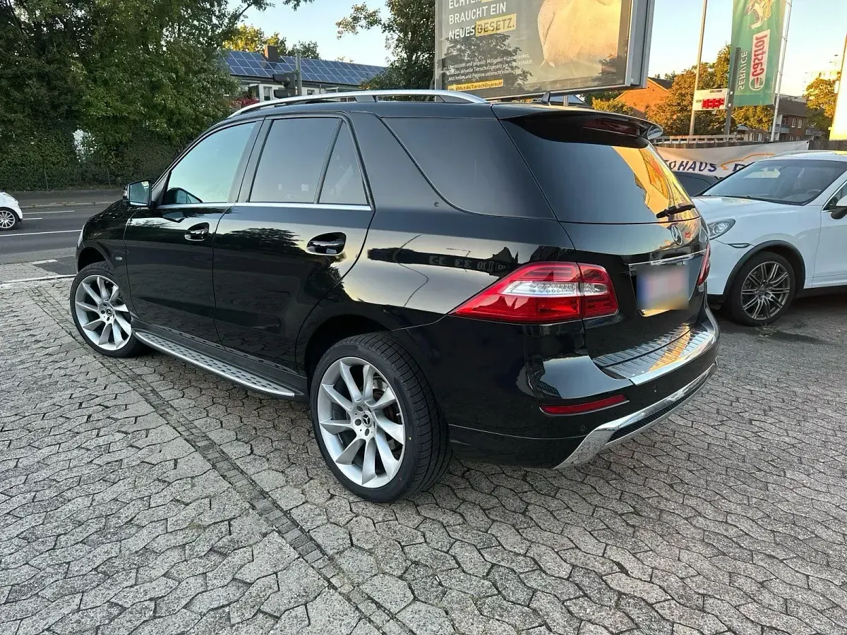 Gebraucht Mercedes ML350 AMG 258 PS (189 kW) 2011 Schwarz SUV