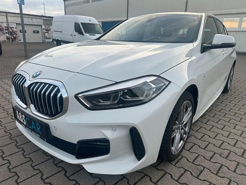 Weiß Gebraucht 2022 BMW 116 M Sport Kleinwagen | 18.800 € (Fairer Preis) - Bild 1/4
