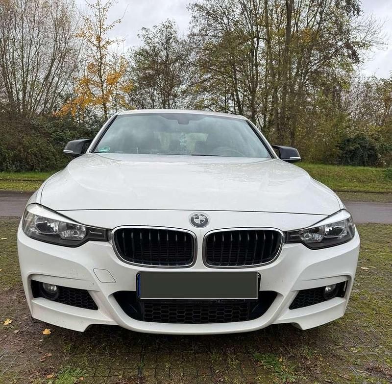 Weiß Gebraucht 2014 BMW 316 M Sport Limousine | 15.700 € (Teuer) - Bild 1/4