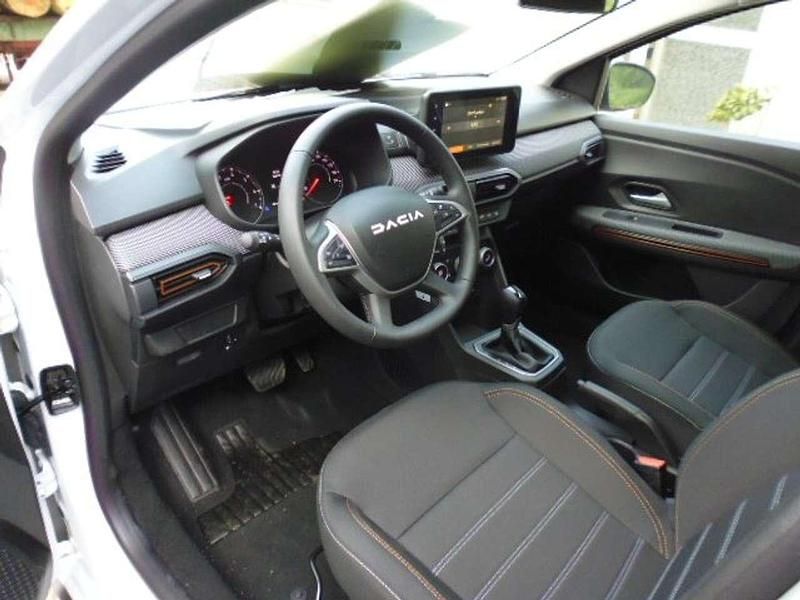 Neu Dacia Sandero Expression 91 PS (66 kW) 2026 Arktisweiss und andere Limousine