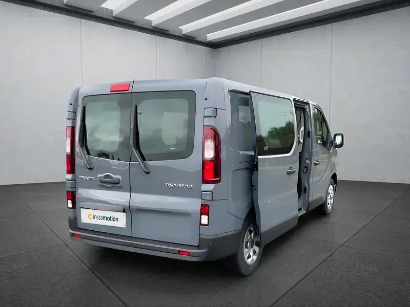 Neu Renault Trafic 150 PS (110 kW) 2025 Grau Van / Kleinbus