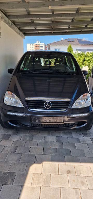 Grau Gebraucht 2002 Mercedes A170 Classic Van / Kleinbus | 2.300 € (Fairer Preis) - Bild 1/4