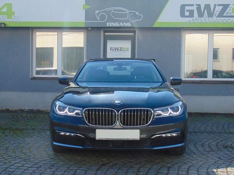 Gebraucht BMW 740L 326 PS (239 kW) 2018 Grau Limousine