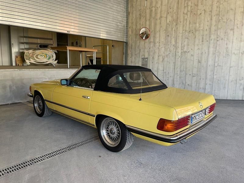 Gebraucht Mercedes SL500 231 PS (169 kW) 1982 Gelb Cabrio