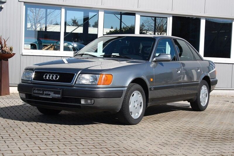 Grau Gebraucht 1991 Audi 100 Design Limousine | 11.990 € - Bild 1/4