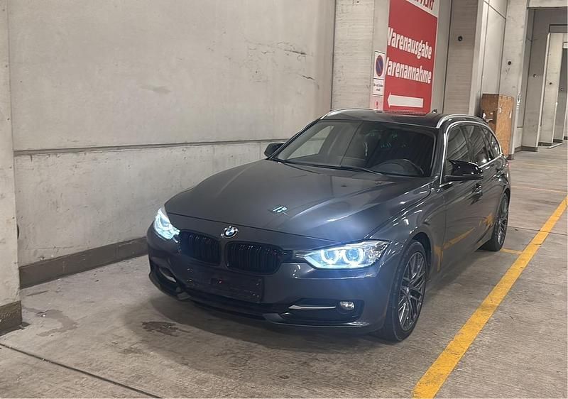 Grau Gebraucht 2014 BMW 320 Sport Line Kombi | 9.300 € (Fairer Preis) - Bild 1/4