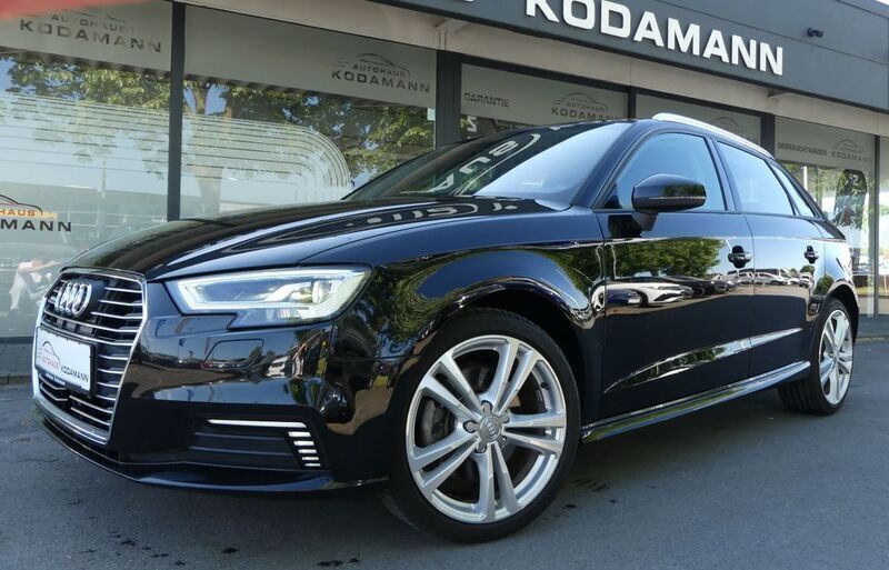 Schwarz Gebraucht 2020 Audi A3 Sportback e-tron Sport Limousine | 18.770 € (Fairer Preis) - Bild 1/4