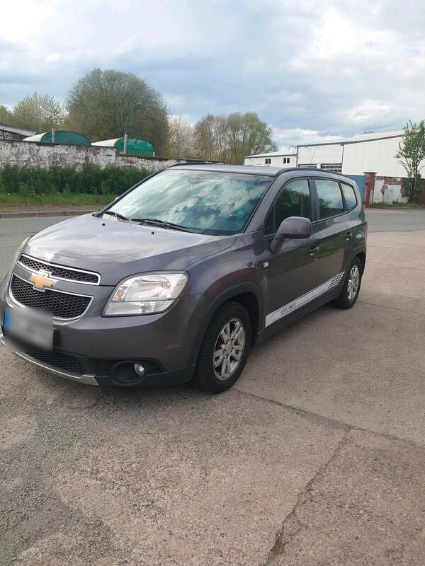 Grau Gebraucht 2012 Chevrolet Orlando Kombi | 6.700 € (Fairer Preis) - Bild 1/4