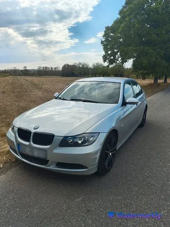 Gebraucht BMW 320 150 PS (110 kW) 2006 Silber Limousine