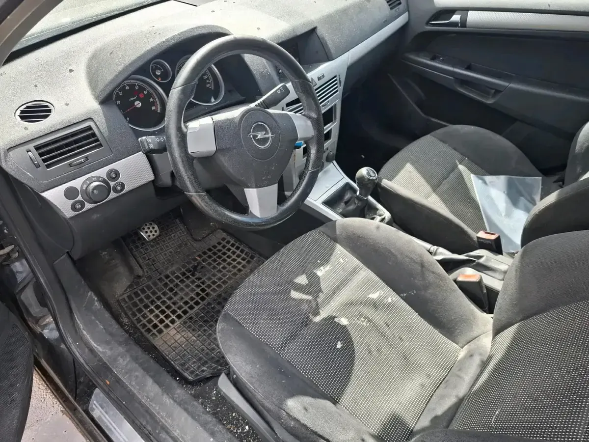 Brugt Opel Astra 140 HK (102 kW) 2006 Sort Sedan