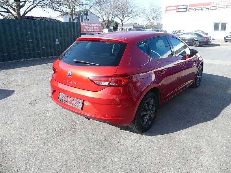 Gebraucht Seat Leon Style 131 PS (96 kW) 2019 Rot Limousine