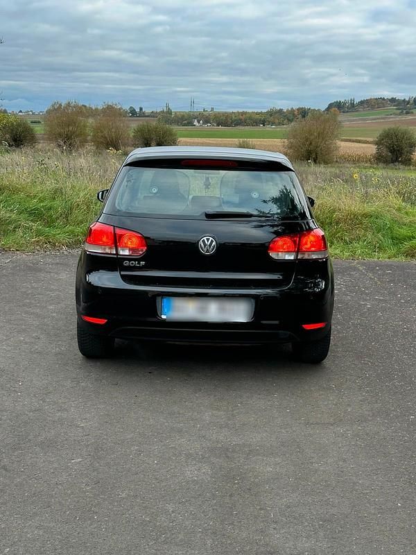 Schwarz Gebraucht 2011 VW Golf VI Limousine | 5.800 € - Bild 1/4