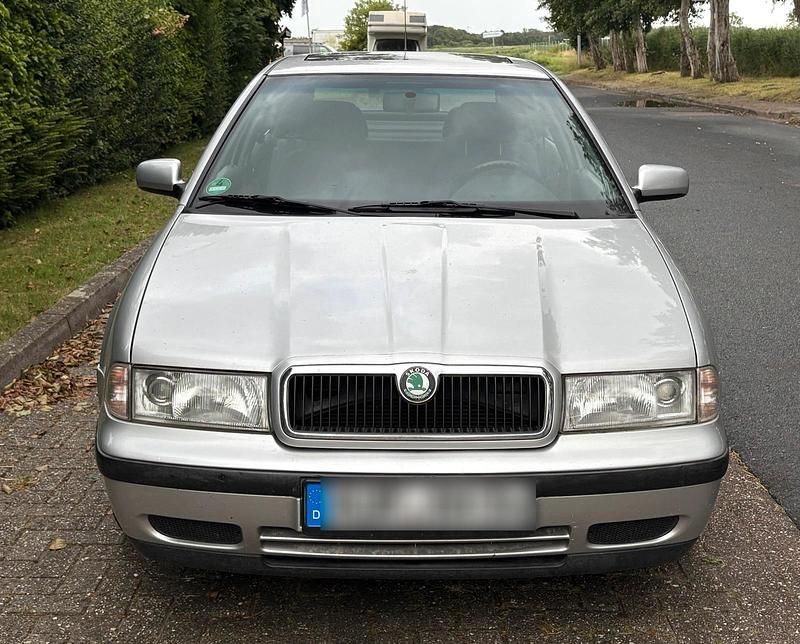 Silber Gebraucht 1999 Skoda Octavia Limousine | 750 € (Guter Preis) - Bild 1/4