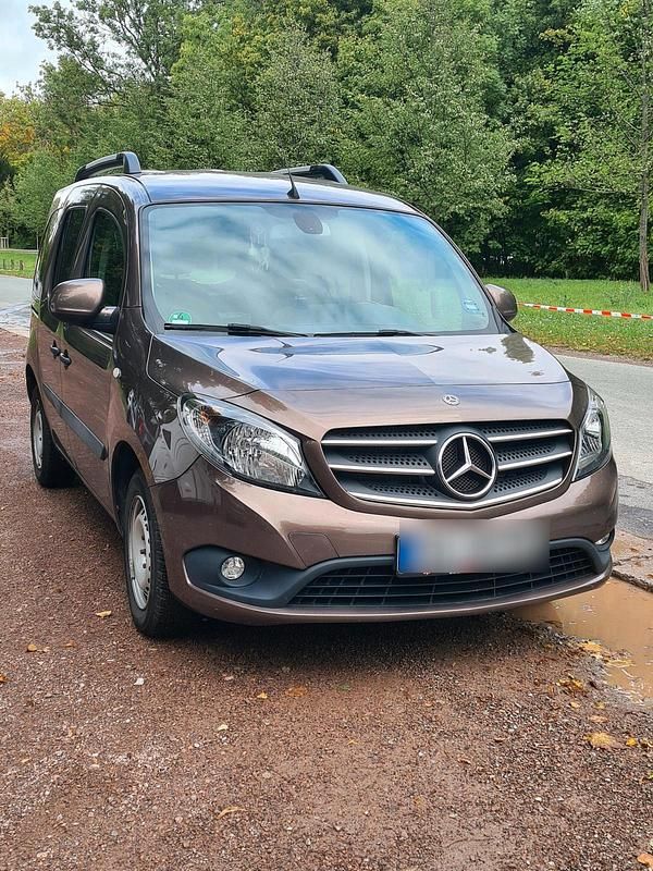 Braun Gebraucht 2020 Mercedes Citan 110 Limousine | 16.500 € - Bild 1/4