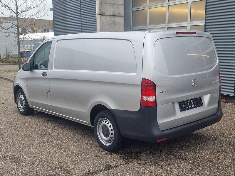 Gebraucht Mercedes Vito 114 PS (83 kW) 2019 Brillantsilber metallic Van