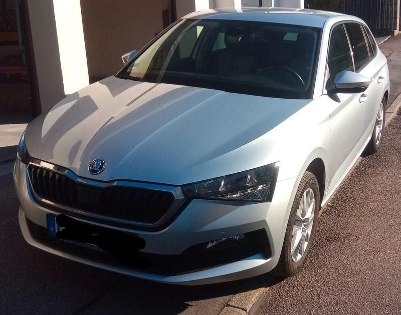 Gebraucht Skoda Scala Ambition 116 PS (85 kW) 2019 Silber Kleinwagen