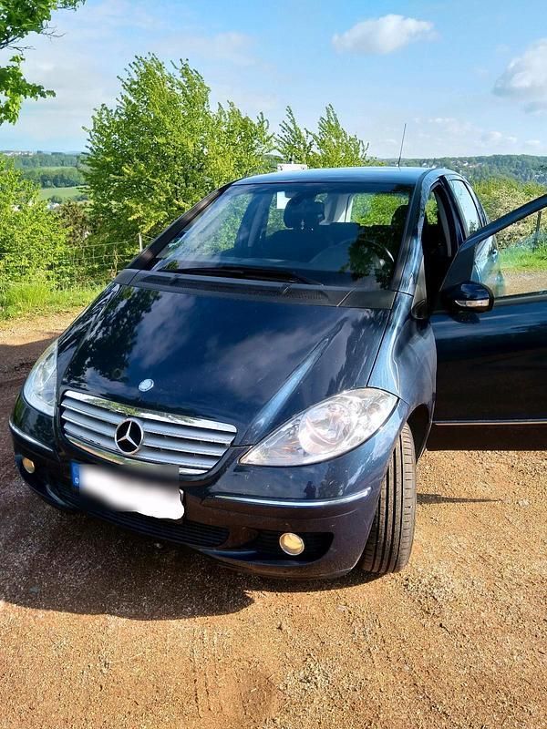 Blau Gebraucht 2004 Mercedes A170 Elegance Van / Kleinbus | 2.250 € (Fairer Preis) - Bild 1/4