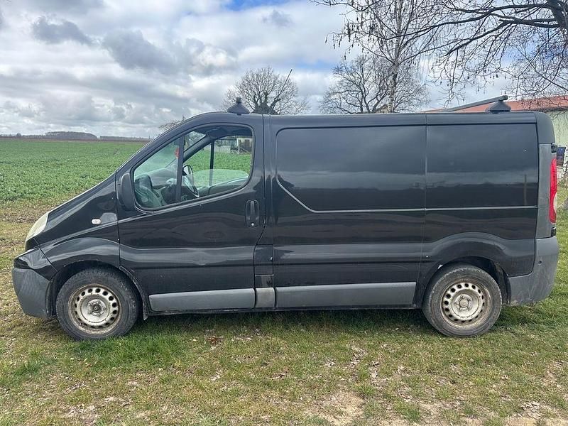 Gebraucht Renault Trafic 114 PS (83 kW) 2009 Schwarz Van / Kleinbus
