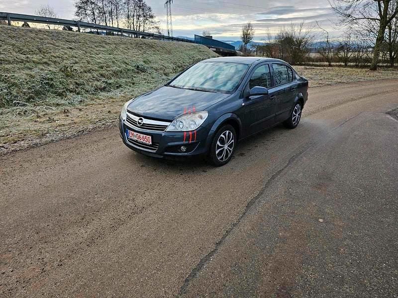 Silber Gebraucht 2009 Opel Astra Limousine | 1.500 € (Guter Preis) - Bild 1/4