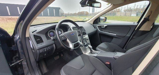 Blau metallic Gebraucht 2013 Volvo XC60 Momentum SUV | 11.990 € (Etwas zu teuer) - Bild 1/4