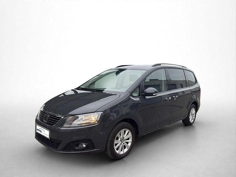 Grau Gebraucht 2022 Seat Alhambra Style Van / Kleinbus | 26.150 € (Superpreis) - Bild 1/4