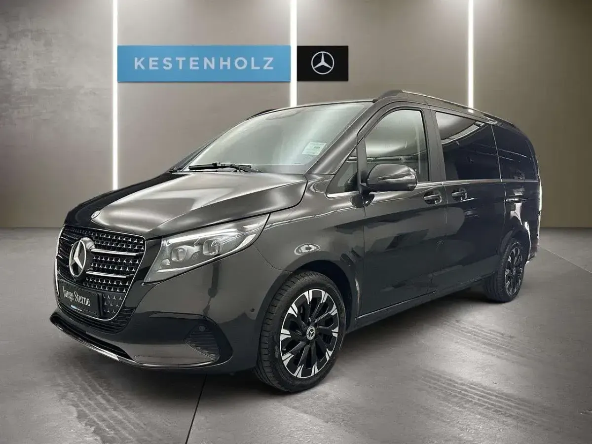 Gebraucht Mercedes V300 Avantgarde 237 PS (174 kW) 2025 Grau Van / Kleinbus