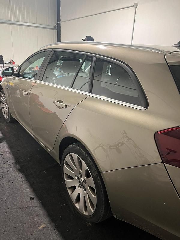 Gebraucht Opel Insignia 146 PS (107 kW) 2016 Andere farben Kombi