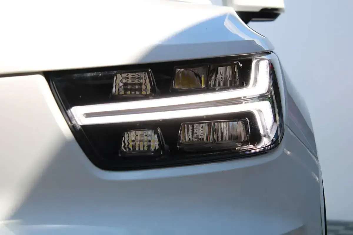 Gebraucht Volvo XC40 Basis 150 PS (110 kW) 2018 Weiß SUV