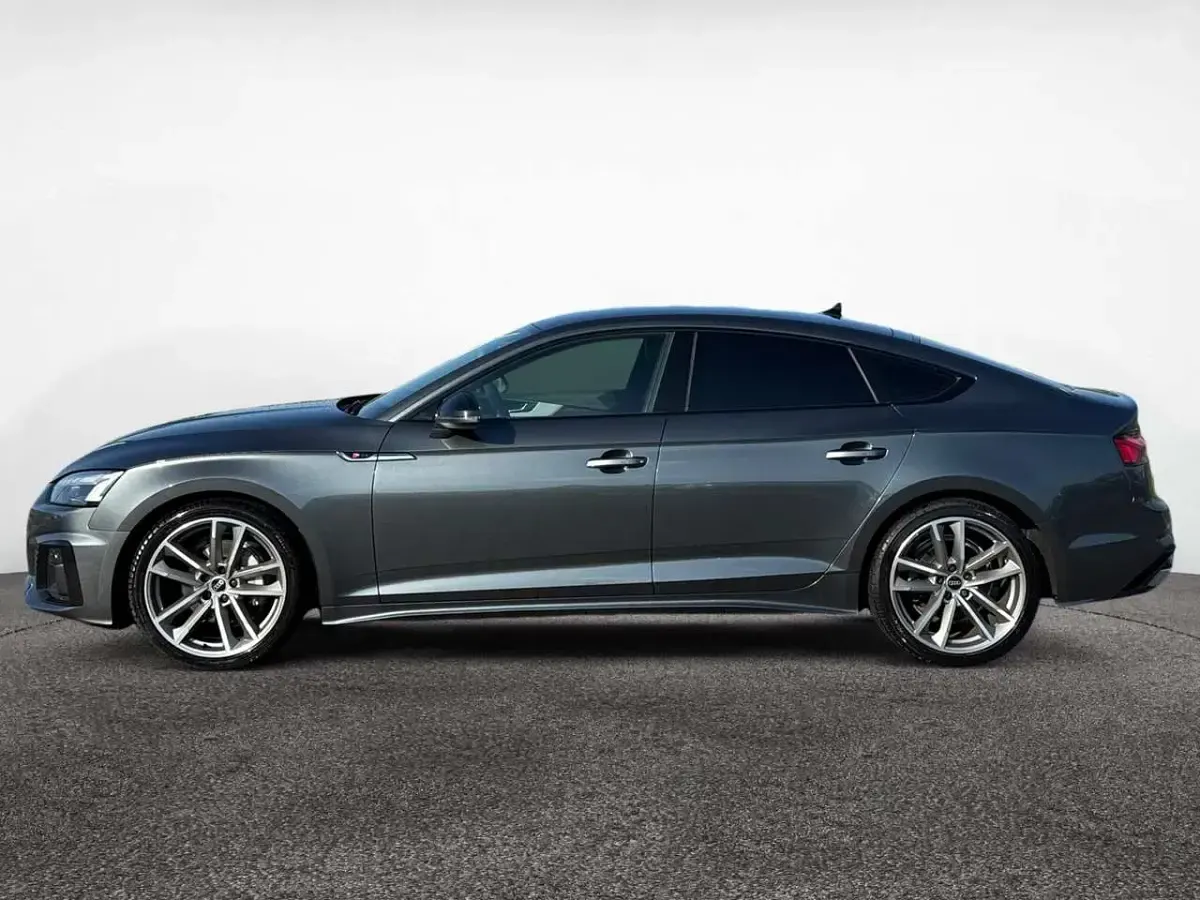 Gebraucht Audi A5 Sportback Comfort 204 PS (150 kW) 2023 Daytonagrau perleffekt Kleinwagen