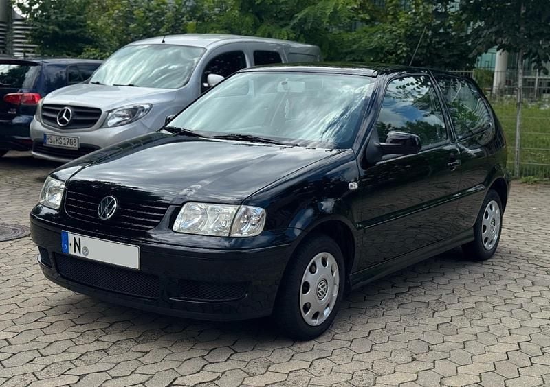 Schwarz Gebraucht 2001 VW Polo Limousine | 850 € (Guter Preis) - Bild 1/4