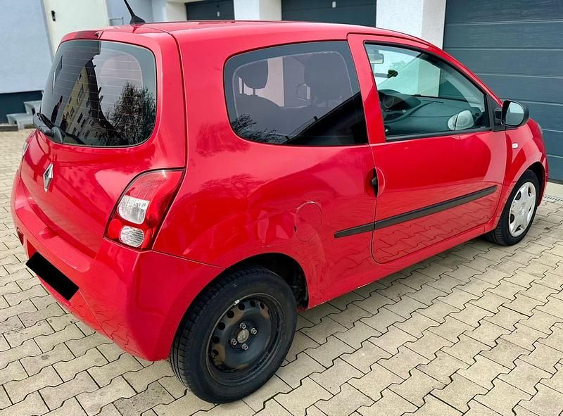 Second-hand Renault Twingo 58 CP (42 kW) 2011 Roșu Hatchback