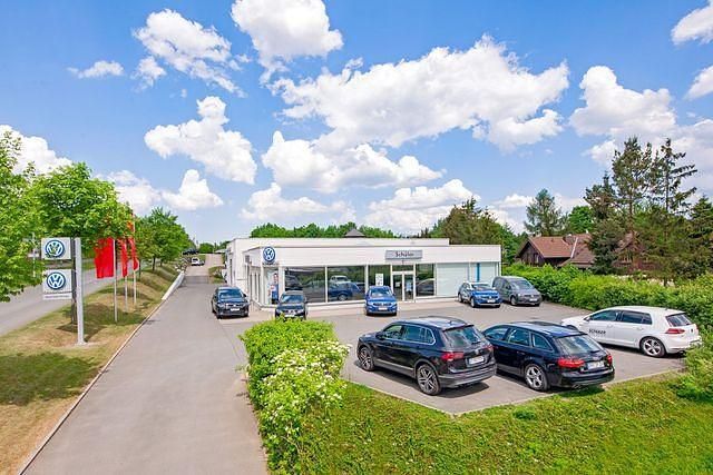 Grau (uranograu) Gebraucht 2022 VW Golf VIII R-line Kombi | 27.785 € (Guter Preis) - Bild 1/1